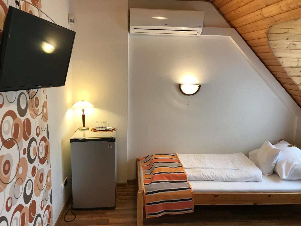 Zoeldteto Panzio Bed & Breakfast Balatonfüred Exterior foto