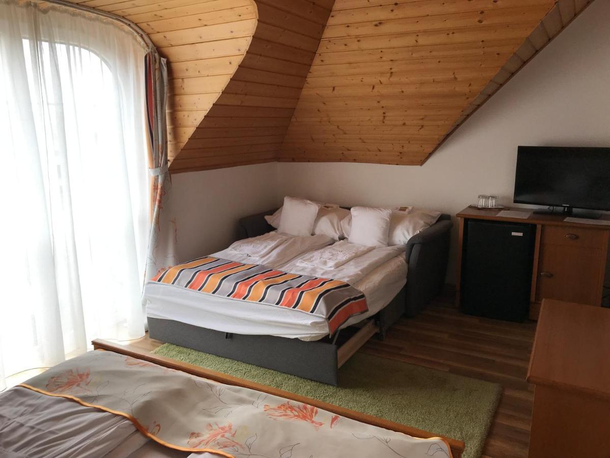 Zoeldteto Panzio Bed & Breakfast Balatonfüred Exterior foto