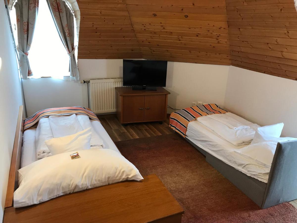 Zoeldteto Panzio Bed & Breakfast Balatonfüred Exterior foto