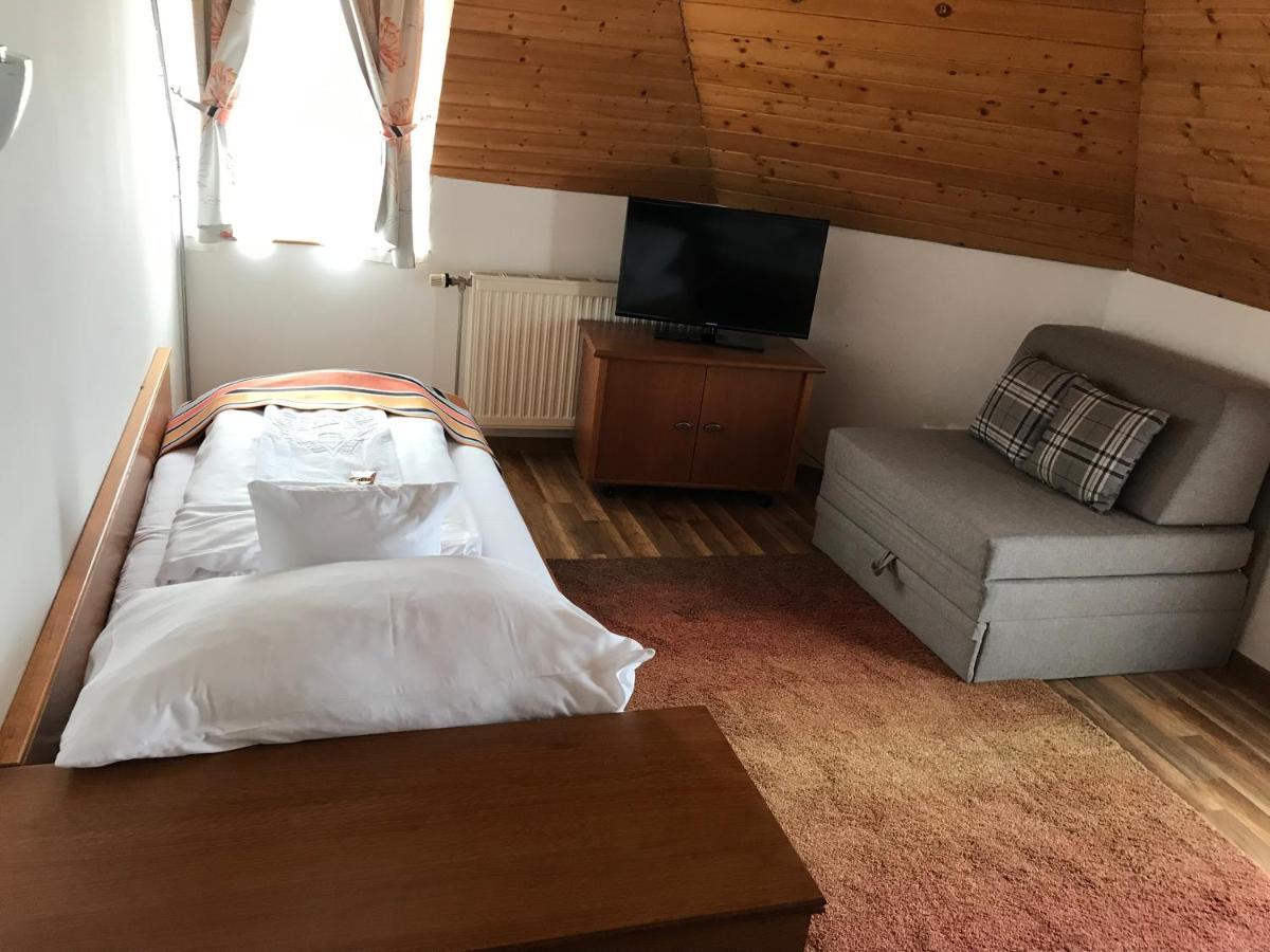 Zoeldteto Panzio Bed & Breakfast Balatonfüred Exterior foto