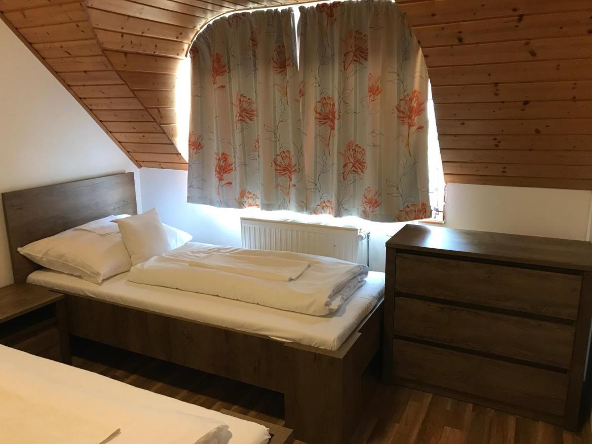 Zoeldteto Panzio Bed & Breakfast Balatonfüred Exterior foto